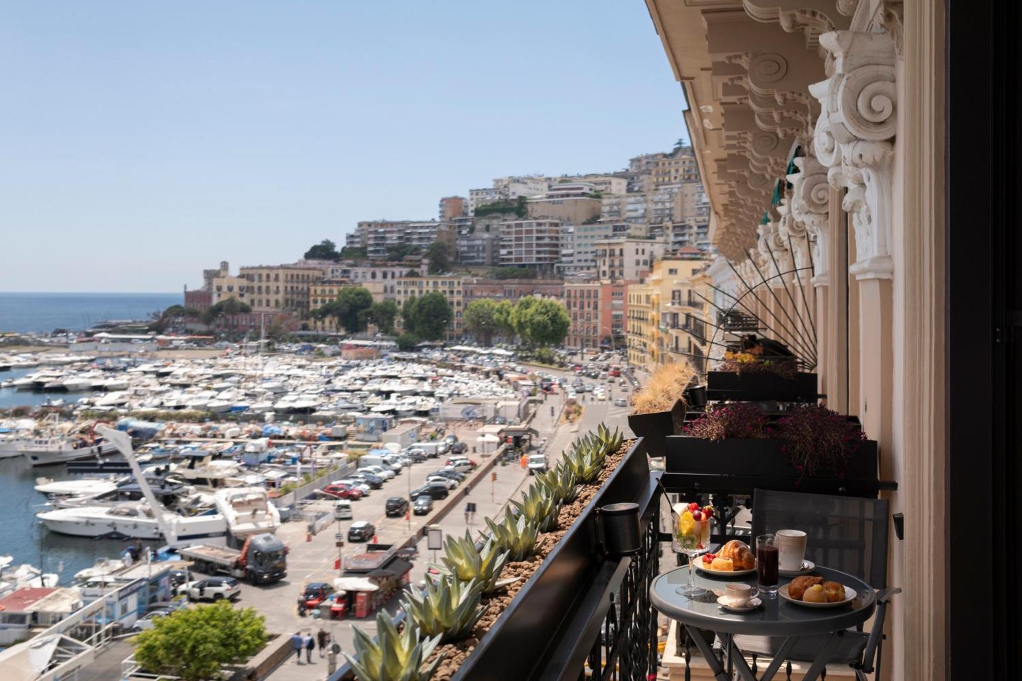 Demetra Luxury Suites Napoli Eksteriør billede